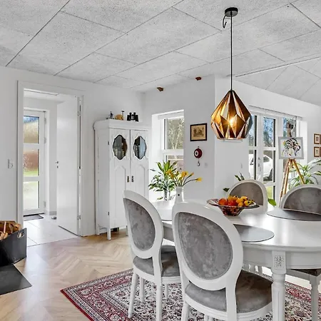 Stunning In Sjaellands Odde 度假居 *