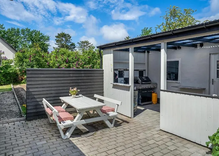 Hébergement de vacances Stunning In Sjaellands Odde Yderby